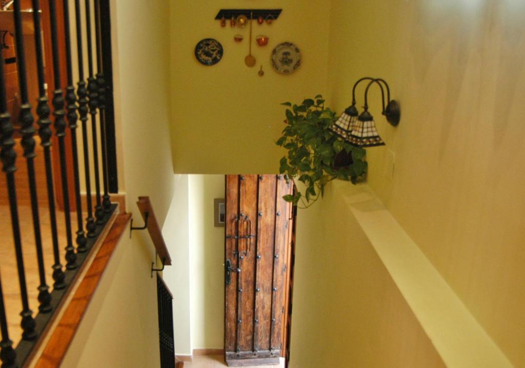 Hostal Conde De La Encinaトルヒーリョ エクステリア 写真